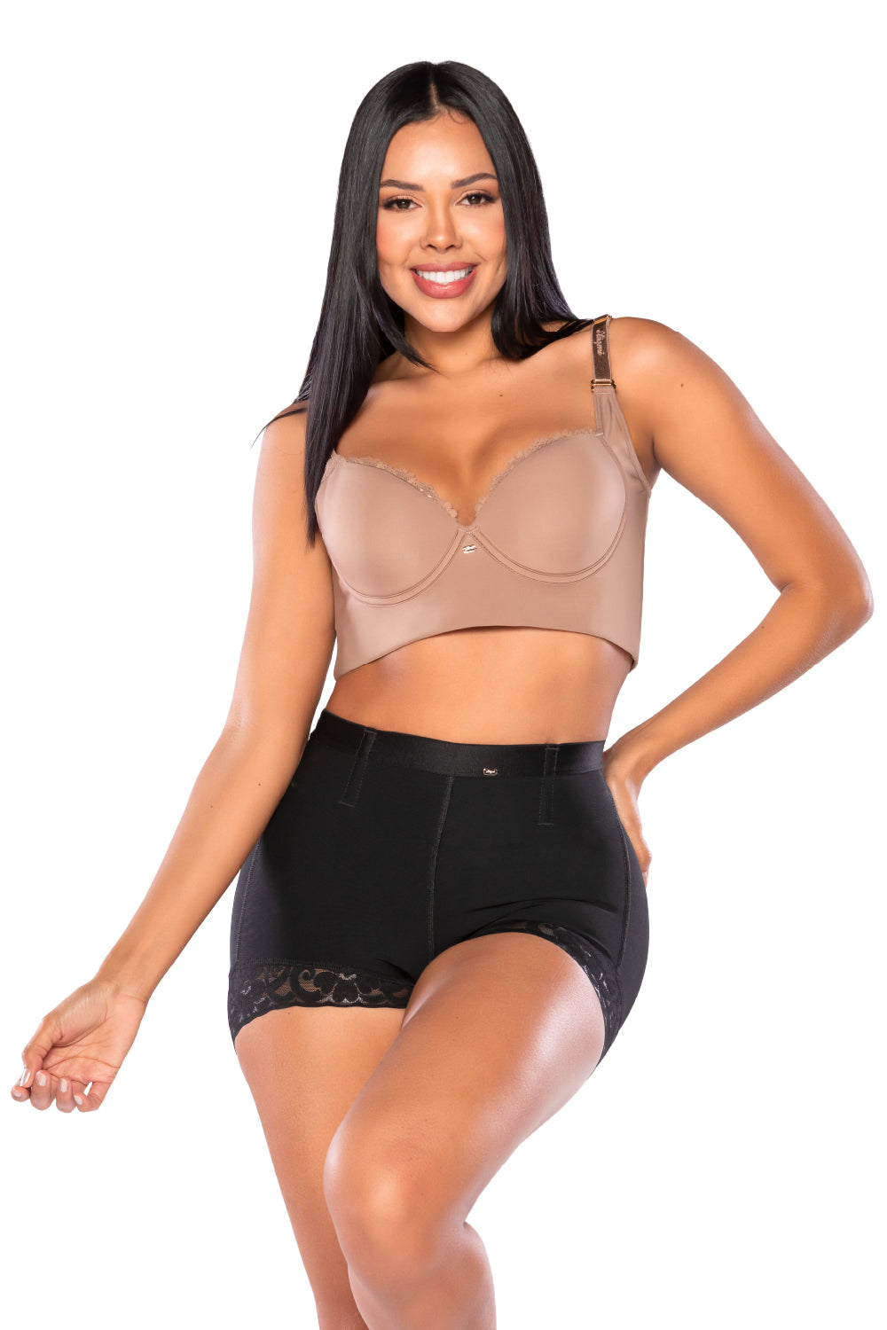 - Panty cachetero SMI04027 con realce natural y encaje
- Vista posterior del panty Ultrainvisible SMI04027
- Detalle de cintura con ajuste y tanga gratis incluida SMI04027
