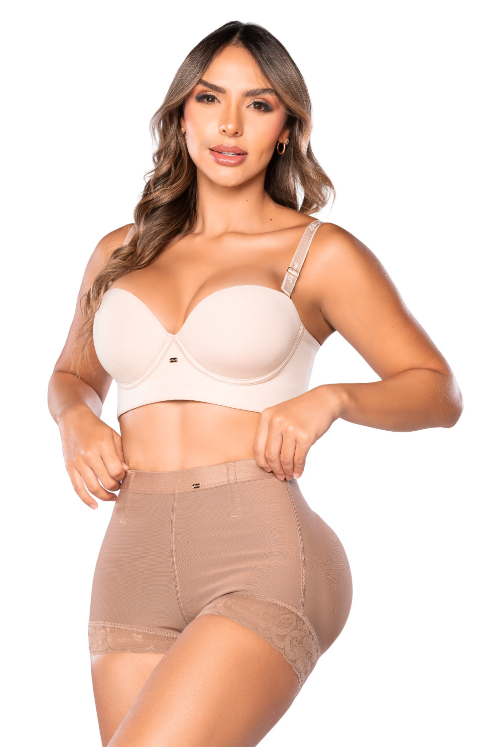 - Panty cachetero SMI04027 con realce natural y encaje
- Vista posterior del panty Ultrainvisible SMI04027
- Detalle de cintura con ajuste y tanga gratis incluida SMI04027