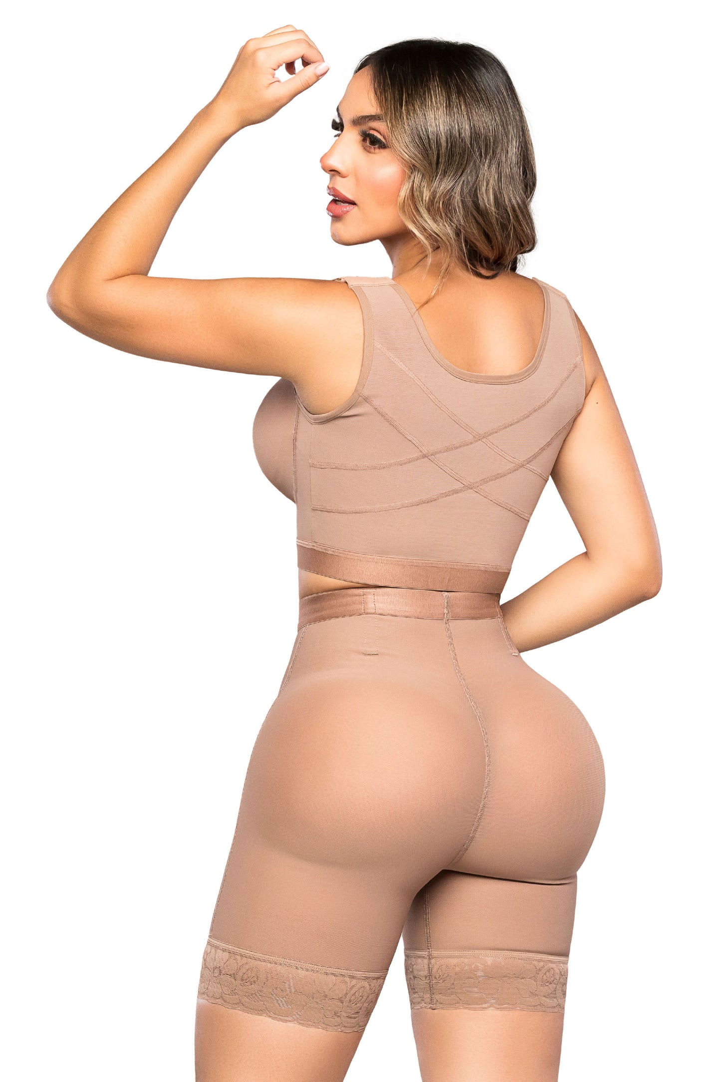 - Panty Ultrainvisible SMI04029 media pierna con encaje siliconado
- Vista lateral del panty Seamfree con ajuste natural y resorte en cintura
- Detalle de realce natural y transformación textil en panty SMI04029