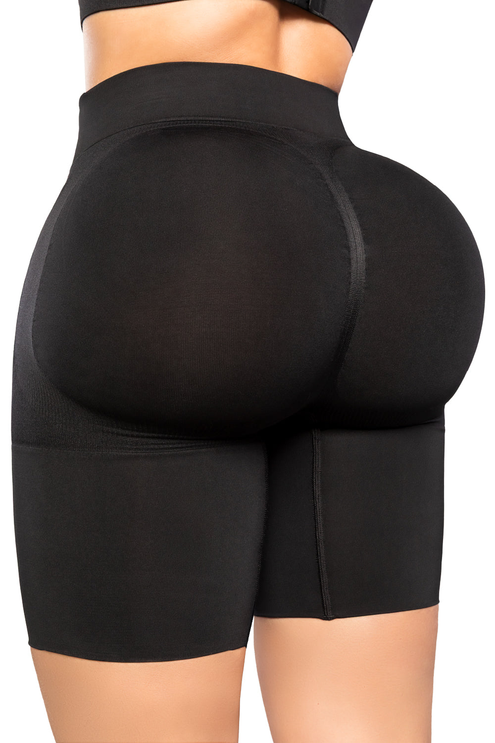 - Short moldeador invisible SMI04052 con cintura alta
- Diseño Seamfree con compresión media en abdomen
- Efecto lifting natural en la parte posterior