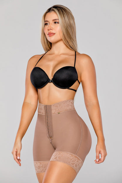 - Panty faja media pierna con abrochadura frontal efecto lifting
- Panty moldeador color cocoa con encaje siliconado
- Faja invisible con cierre perineal y control abdominal