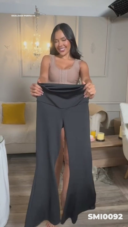 - Leggings SMI0079 ESSENTIALS con faja interna y efecto lifting
- Vista lateral con tiro alto y tecnología Ultrainvisible
- Detalle posterior con levantamiento natural y pretina moldeadora