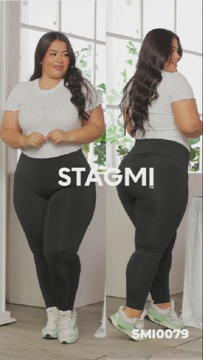 - Leggings SMI0079 ESSENTIALS con faja interna y efecto lifting
- Vista lateral con tiro alto y tecnología Ultrainvisible
- Detalle posterior con levantamiento natural y pretina moldeadora